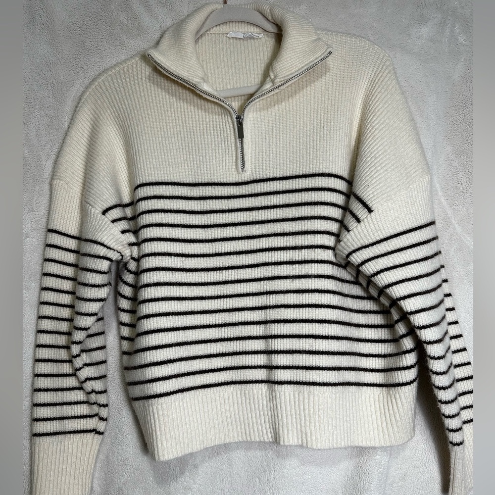 Double Zero sweater white